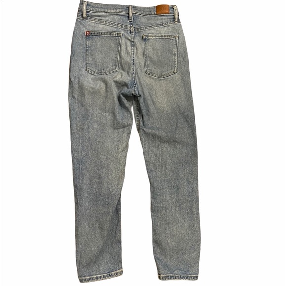 BDG light wash girlfriend high rise cropped 28. - Picture 3 of 4